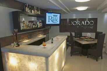 酒店 Real Rex