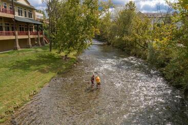 هتل Riverstone Condo Resort & Spa