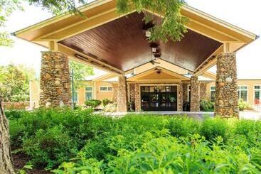 هتل Riverstone Condo Resort & Spa