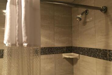 هتل Shilo Inn Portland Rose Garden   Convention Center