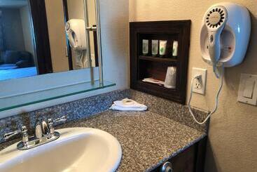 هتل Shilo Inn Portland Rose Garden   Convention Center