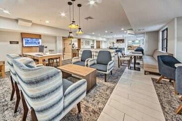 هتل Staybridge Suites   Cedar Rapids North, An Ihg