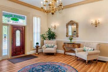 هتل The Carriage House Inn Newport
