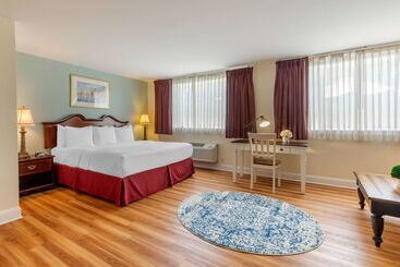 هتل The Carriage House Inn Newport