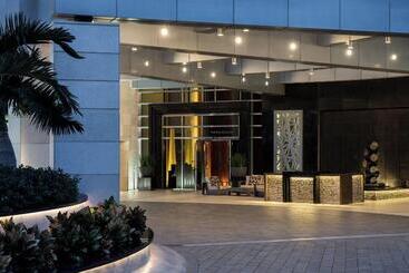 هتل The Ritzcarlton Bal Harbour, Miami
