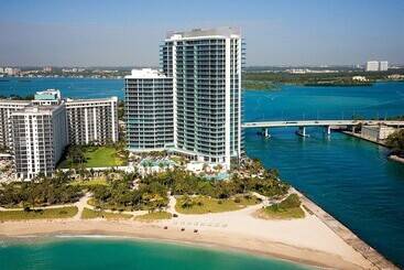 هتل The Ritzcarlton Bal Harbour, Miami
