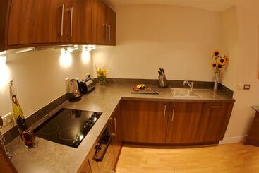 هتل The Spires Serviced Apartments Birmingham