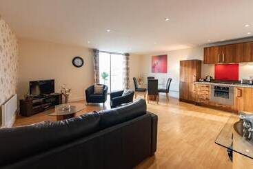 هتل The Spires Serviced Apartments Birmingham
