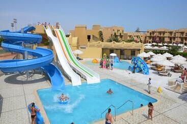 هتل Three Corners Rihana Resort El Gouna