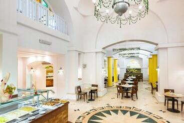 هتل Three Corners Rihana Resort El Gouna