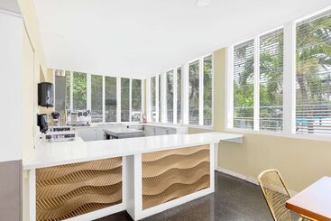 هتل Townhouse  Miami