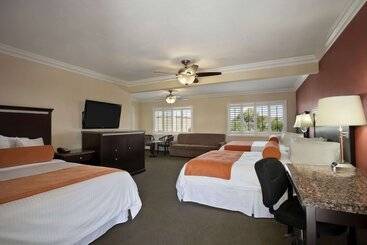 هتل Travelodge By Wyndham Santa Maria