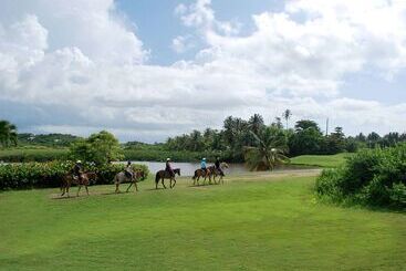 هتل Wyndham Palmas Beach And Golf Boutique Resort