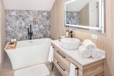 هتل Wyndham Palmas Beach And Golf Boutique Resort
