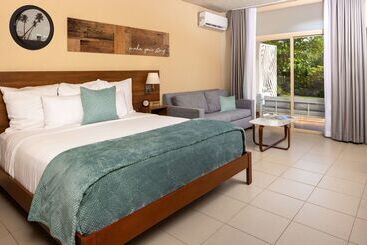 هتل Wyndham Palmas Beach And Golf Boutique Resort