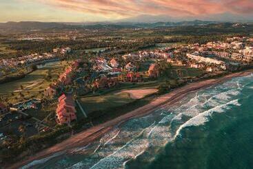 هتل Wyndham Palmas Beach And Golf Boutique Resort