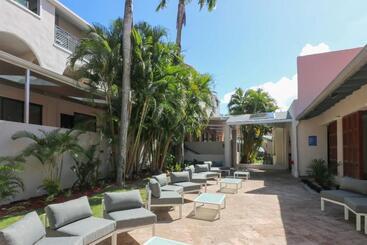 هتل Wyndham Palmas Beach And Golf Boutique Resort