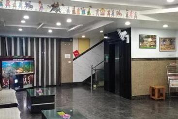 هتل Metro Inn