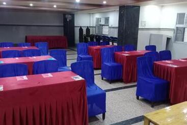 هتل Metro Inn