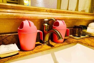 هتل Wyndham Grand Kunming East
