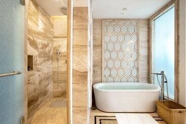 هتل Wyndham Grand Kunming East