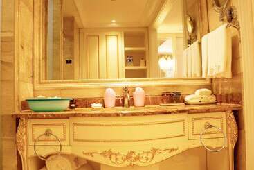 هتل Wyndham Grand Kunming East