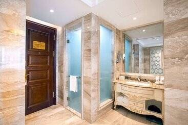 هتل Wyndham Grand Kunming East