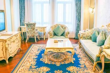 هتل Wyndham Grand Kunming East