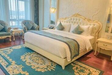 هتل Wyndham Grand Kunming East