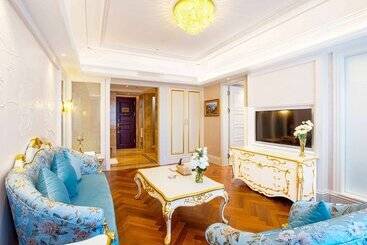 هتل Wyndham Grand Kunming East
