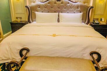 هتل Wyndham Grand Kunming East