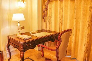هتل Wyndham Grand Kunming East