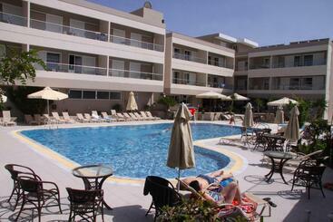 Agela Hotel & Apartments