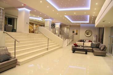 Agela Hotel & Apartments