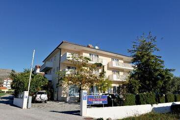 Apartmani Trogir - Trogir