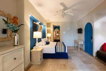 Blue Chairs Resort by The Sea - Adults Only