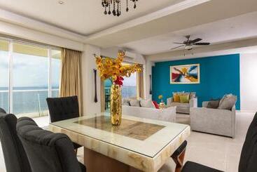 Blue Chairs Resort by The Sea - Adults Only