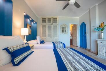 Blue Chairs Resort by The Sea - Adults Only