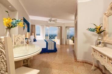 Blue Chairs Resort by The Sea - Adults Only