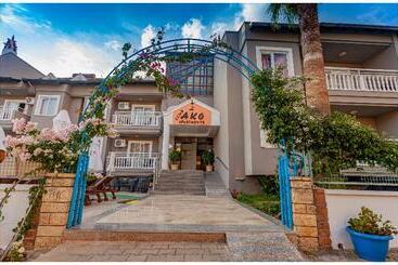 Club Ako Apartments