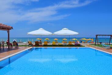 מלון דירות Uzenie All Suites Boutique Resort