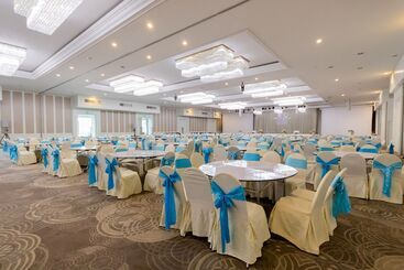 Avana Hotel And Convention Centre
