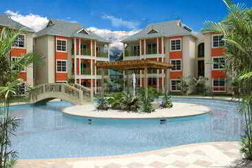 هتل Bay Gardens Beach Resort & Spa