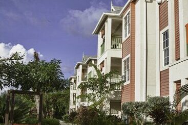 هتل Bay Gardens Beach Resort & Spa