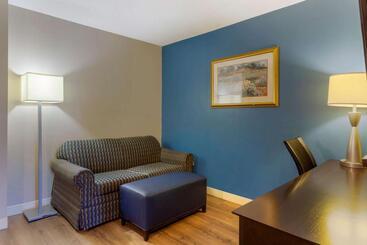 هتل Best Western Plus Cary   Nc State