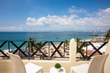 Blue Chairs Resort by The Sea - Adults Only