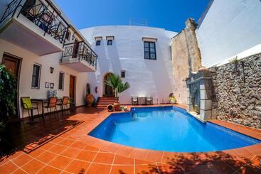 호텔 Calergi Residence Monthly Offers