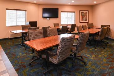 هتل Candlewood Suites Boise   Towne Square, An Ihg