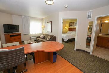 هتل Candlewood Suites Boise Towne Square, An Ihg