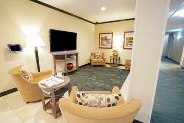 هتل Candlewood Suites Boise   Towne Square, An Ihg